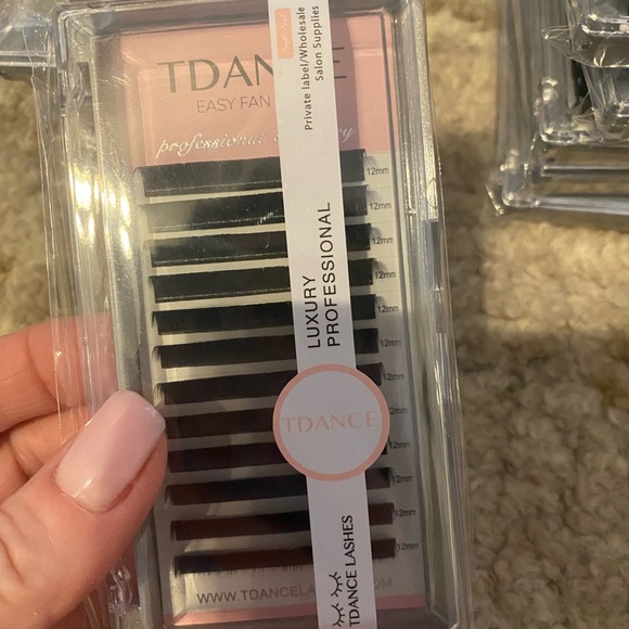 lot of TDANCE lash extensions easy fan - Picture 5 of 7
